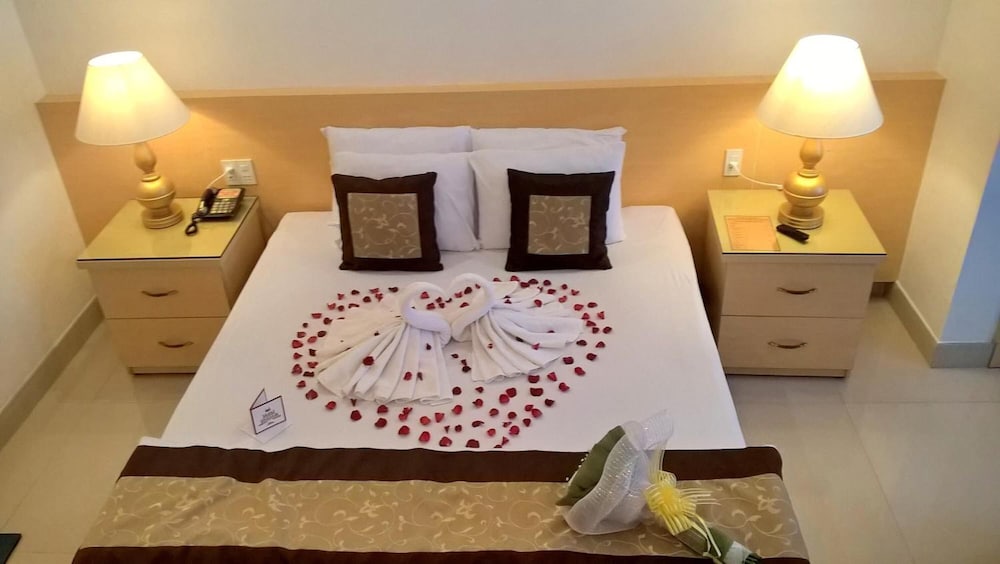 Tulip Hotel 2 32/66