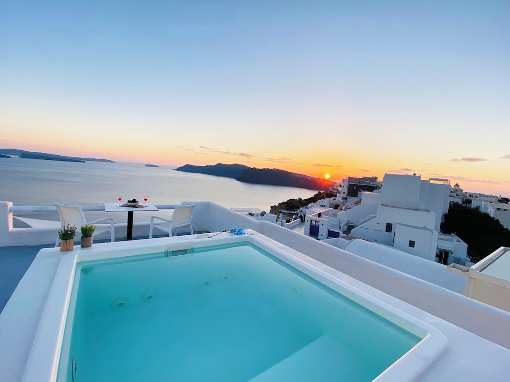 Diamond Luxury Suites 25/50