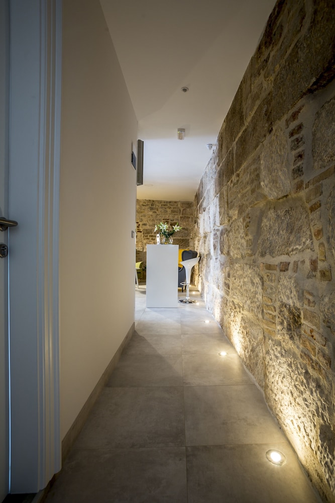 Centro Di Centri Rooms 67/77