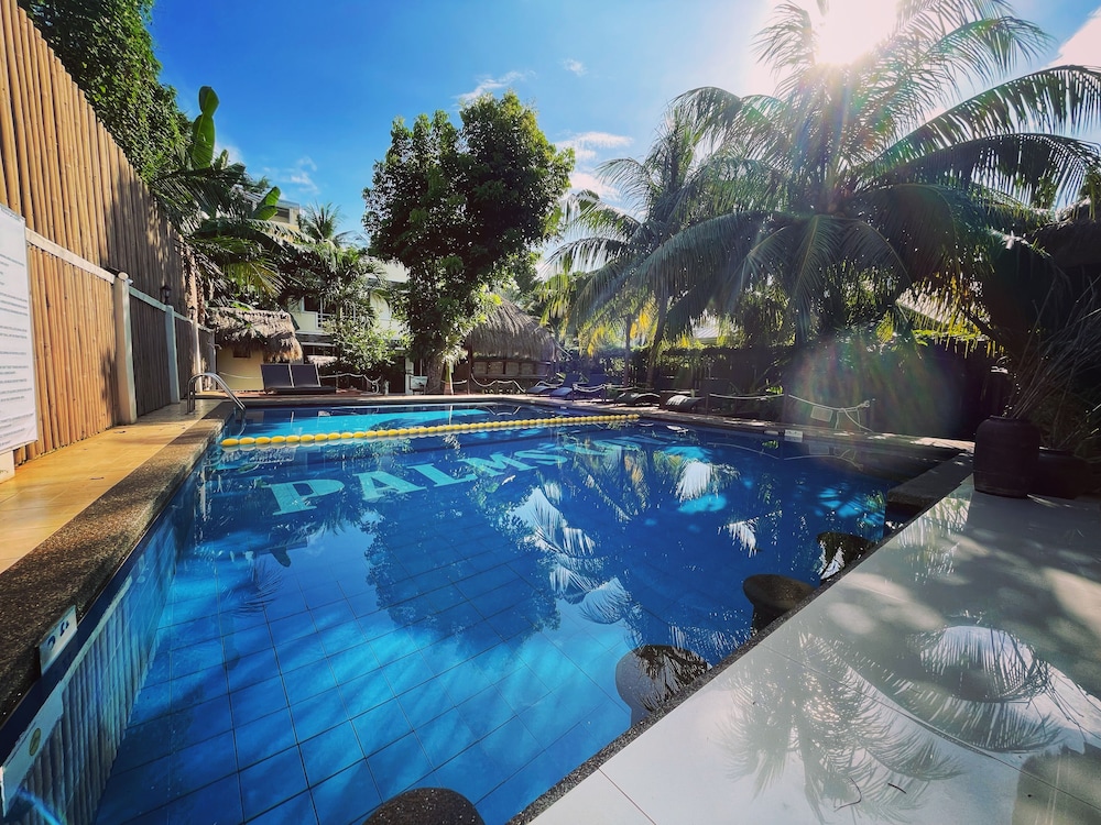Palms Cove Resort 48/73