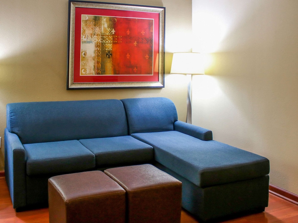 Comfort Suites At Virginia Center Commons 24/39