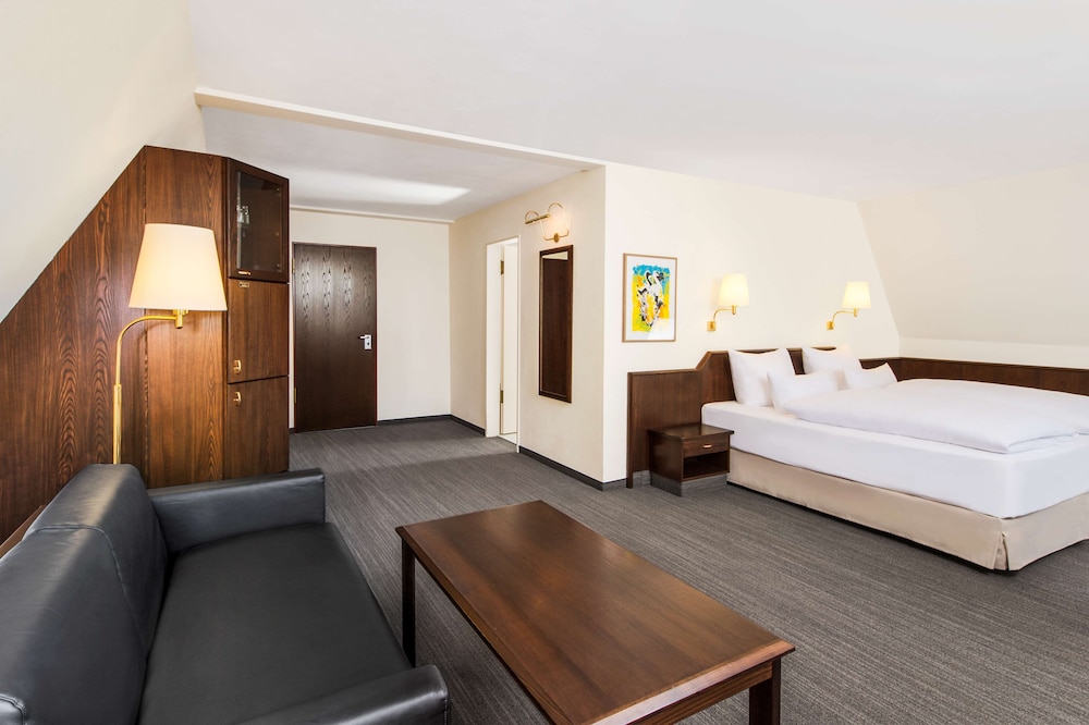 elaya hotel noerdlingen, Trademark by Wyndham 14/63