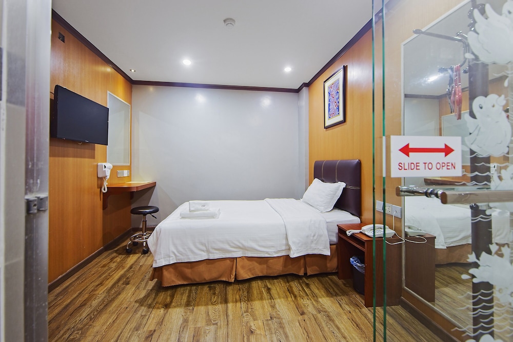 ROOM, SINGLE