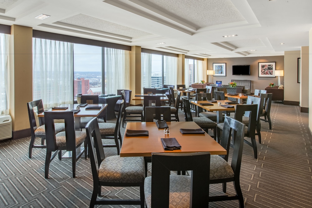 Crowne Plaza Kansas City Downtown 47/63