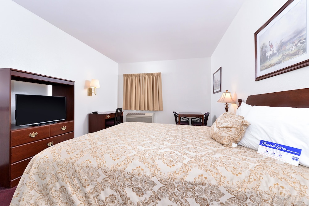 Americas Best Value Inn Somerville, TX 17/52