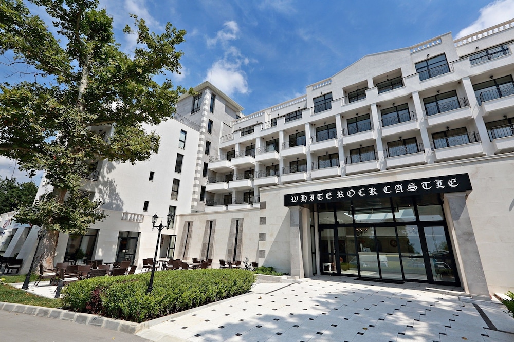 White Rock Castle Suite Hotel & Spa in BALCHIK