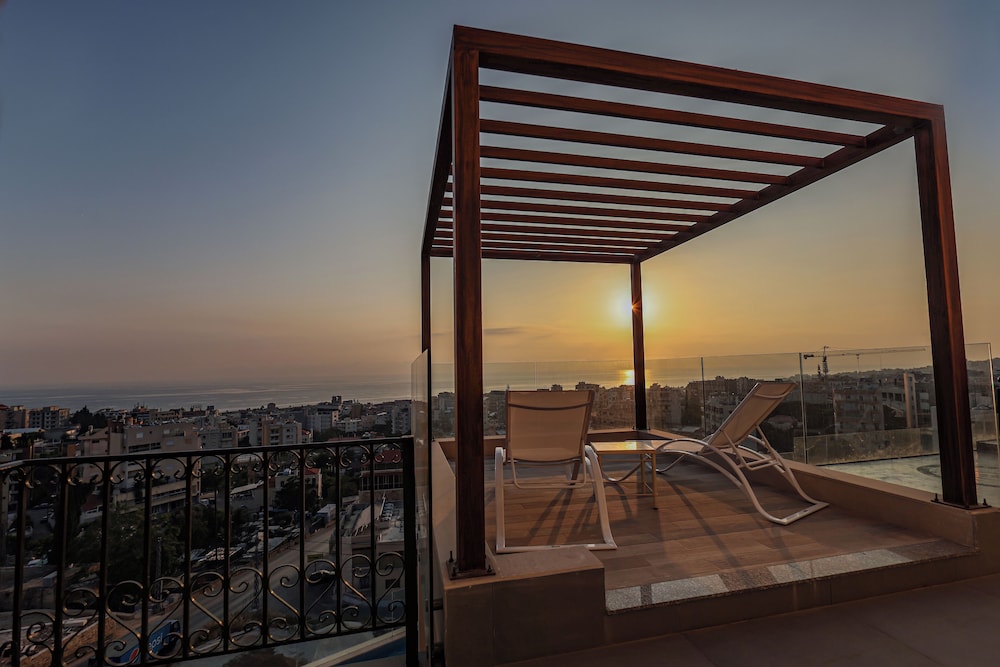 Majestic Byblos Grand Hotel 42/44