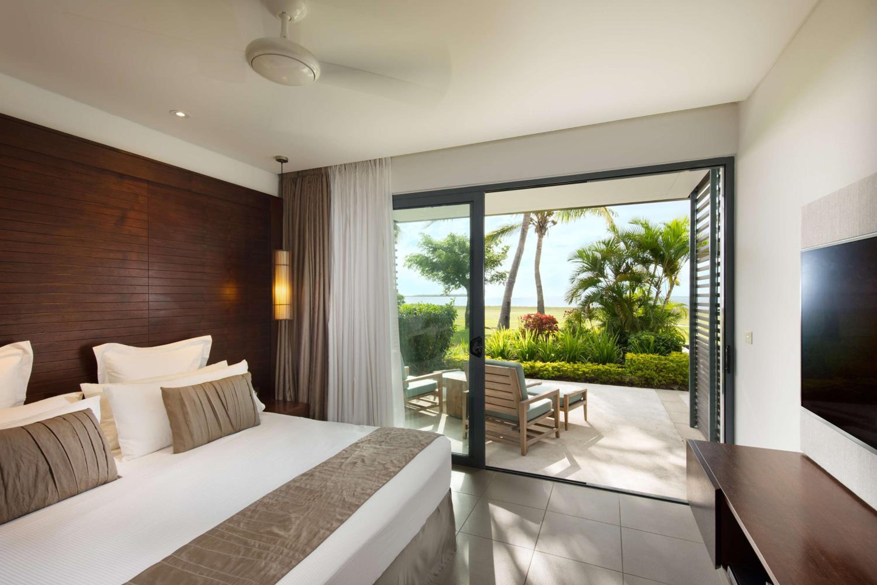 2 Bedrooms, Suite, Beach Front