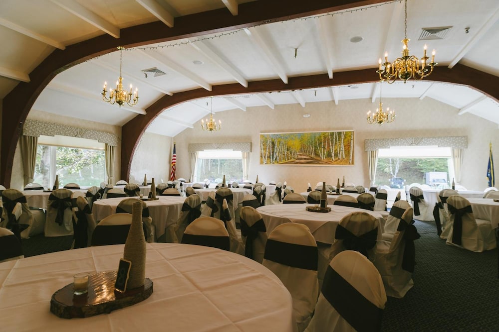 Town and Country Inn and Resort 35/50