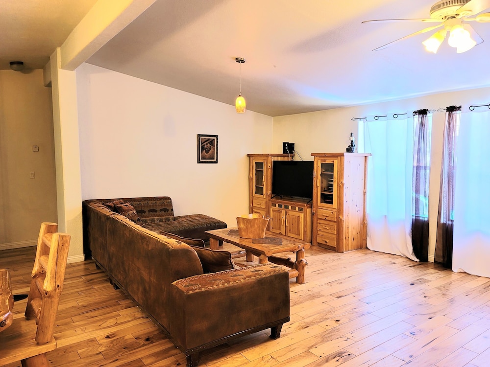 Country Club Chalet 23/43