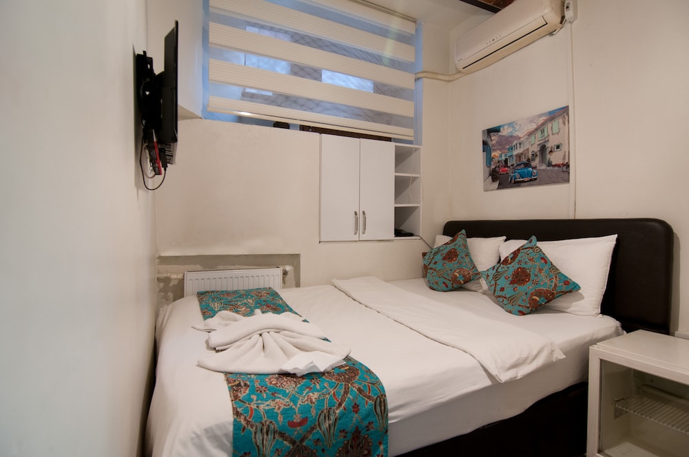 Taksim Trust Hotel (ex Ilya Pera Hotel) 29/63