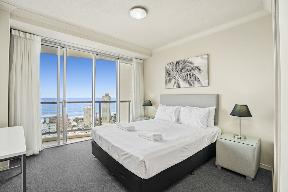 DELUXE, APARTMENT