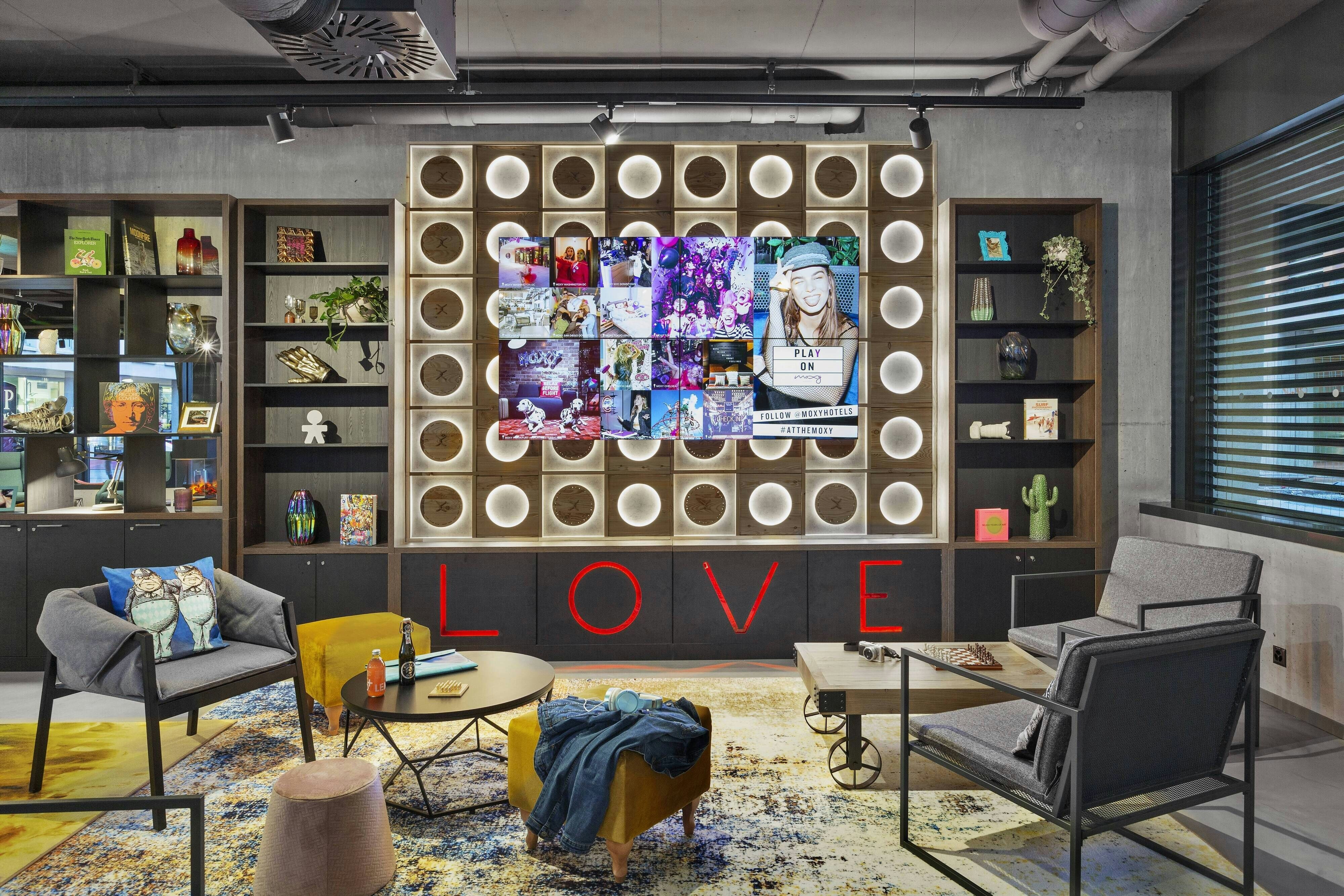 Moxy Lausanne City 12/19
