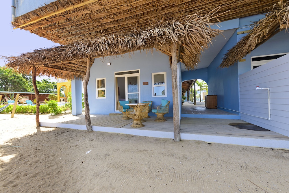 Parrot Cove Lodge 64/72
