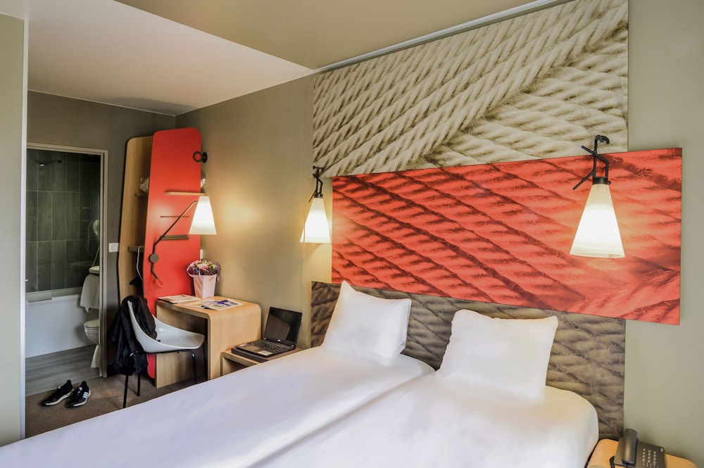 IBIS SAINT GRATIEN 9/50