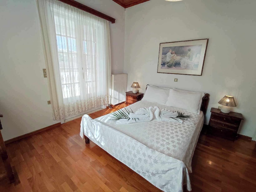 2 BEDROOMS, DELUXE, APARTMENT