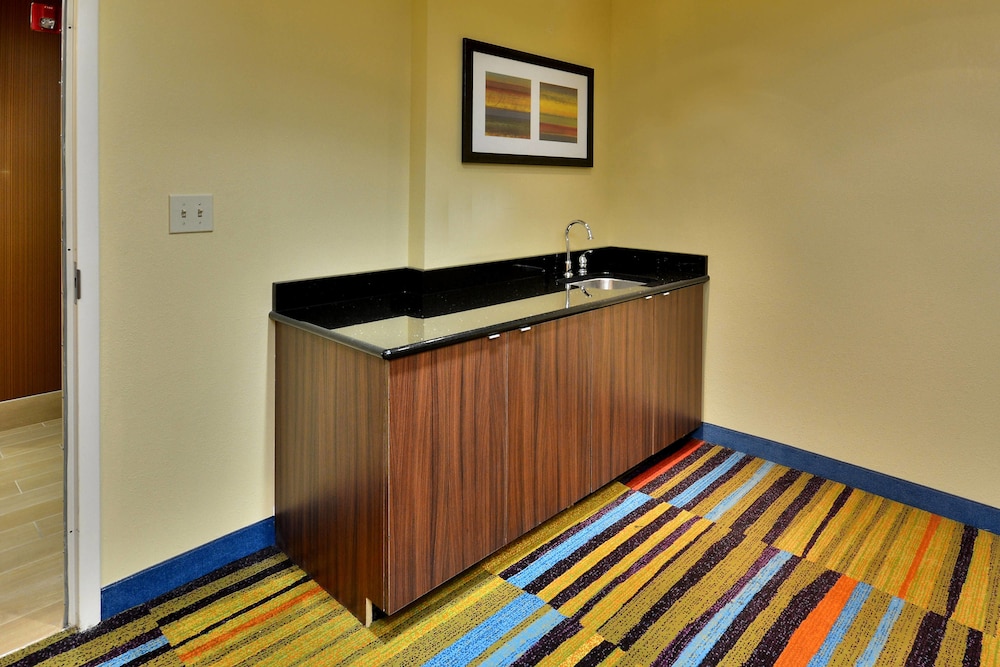 Fairfield Inn And Suites Winston Salem Hanes Mall 8/71