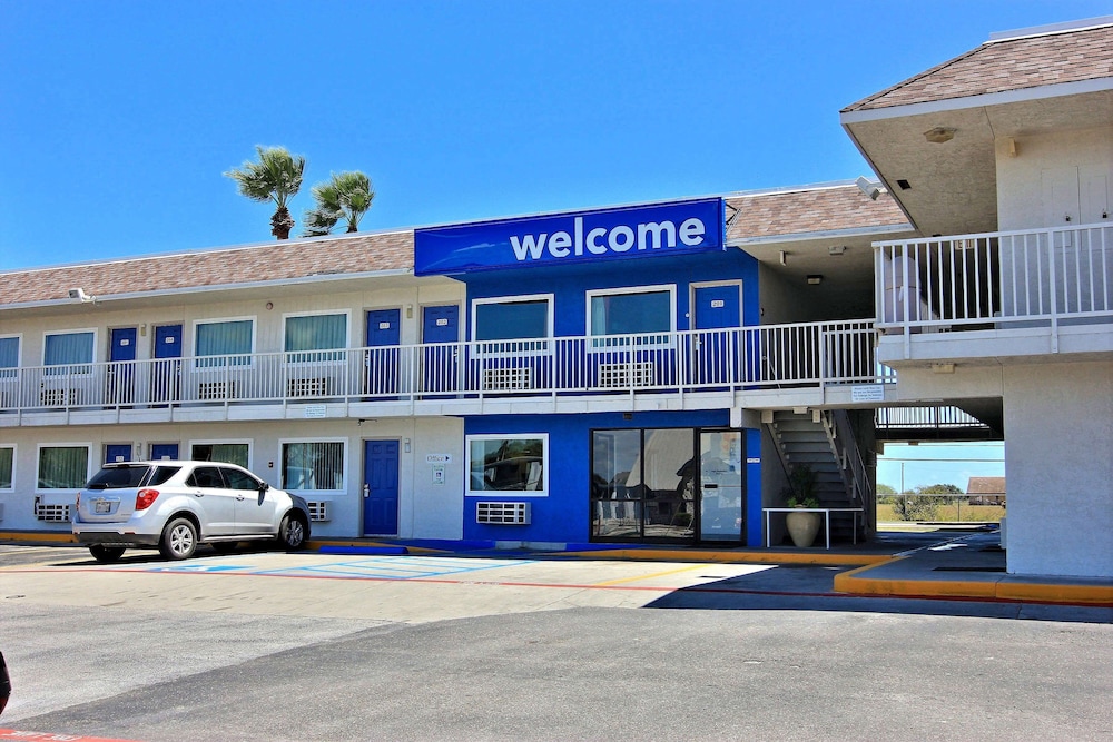 Motel6 Corpus Christi, TX - East - North Padre Island 49/58