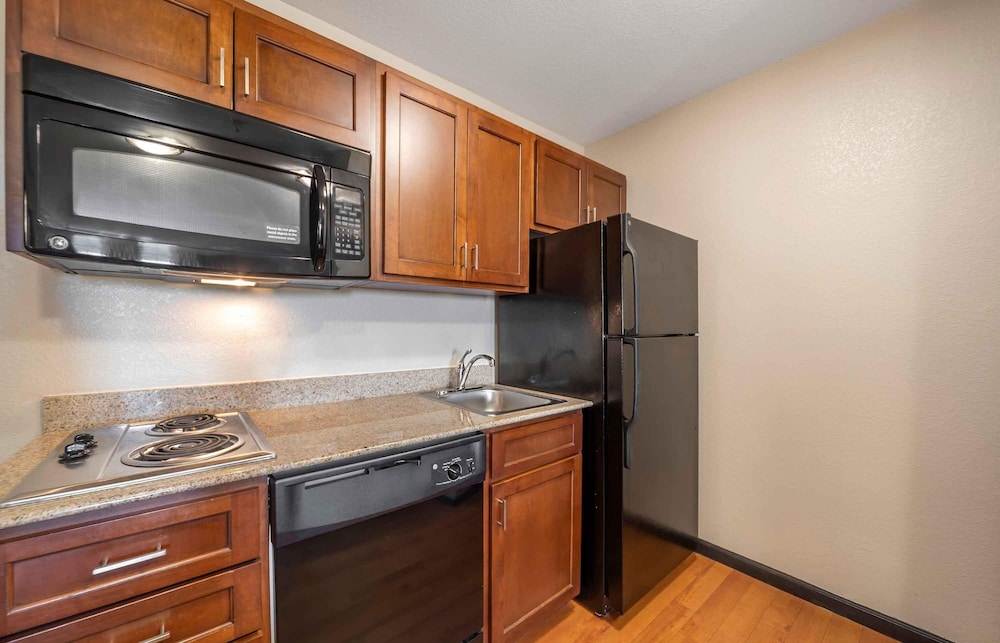 Extended Stay America Suites Lawton Fort Sill 8/61