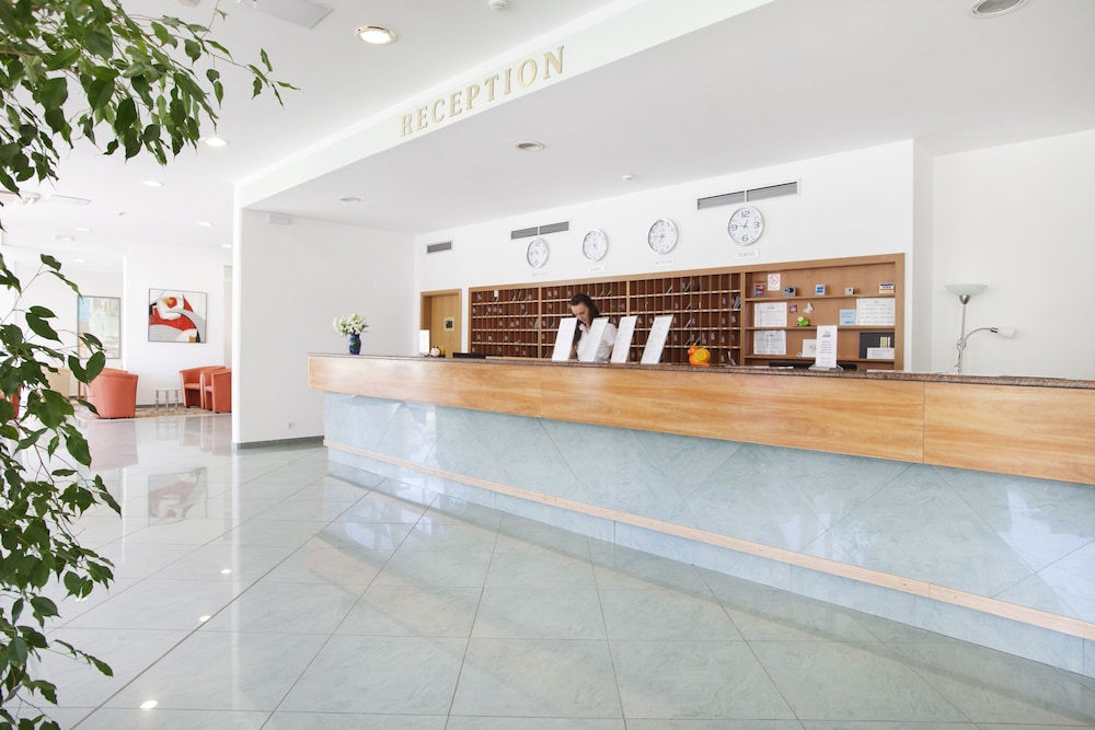 Lobby at Hotel Narcis - Maslinica Hotels and Resorts, LABIN