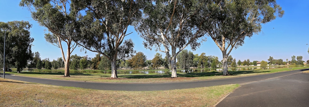 Forbes Victoria Inn 31/55