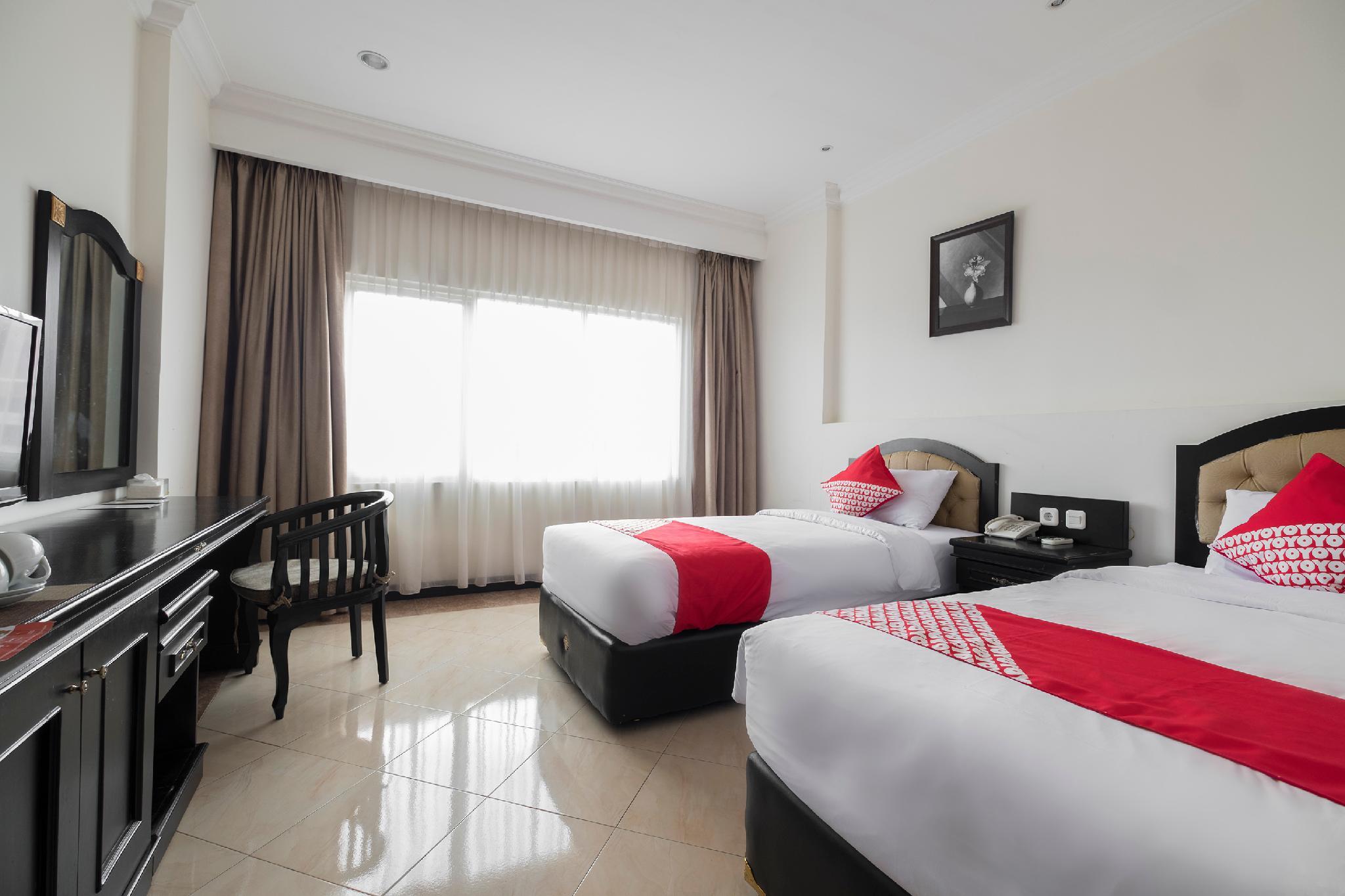 Hotel Sutomo 3/16
