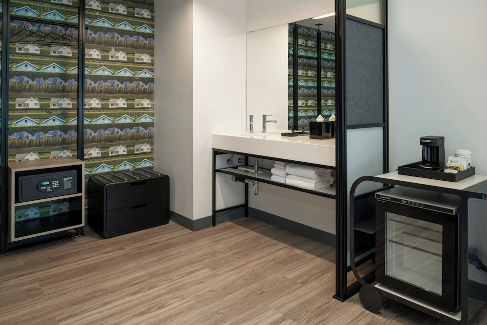 Aloft Sacramento Airport Natomas 21/43