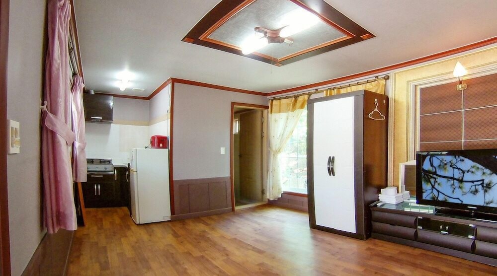 Yeongheung-Do Mirim Pension 30/50