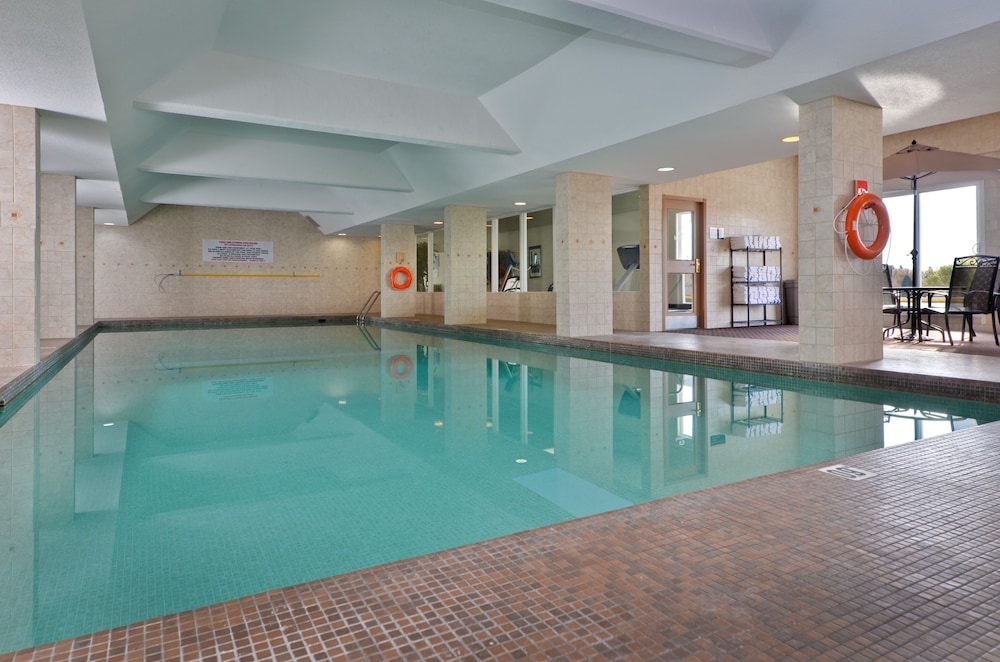 Sandman Hotel Lethbridge 5/46