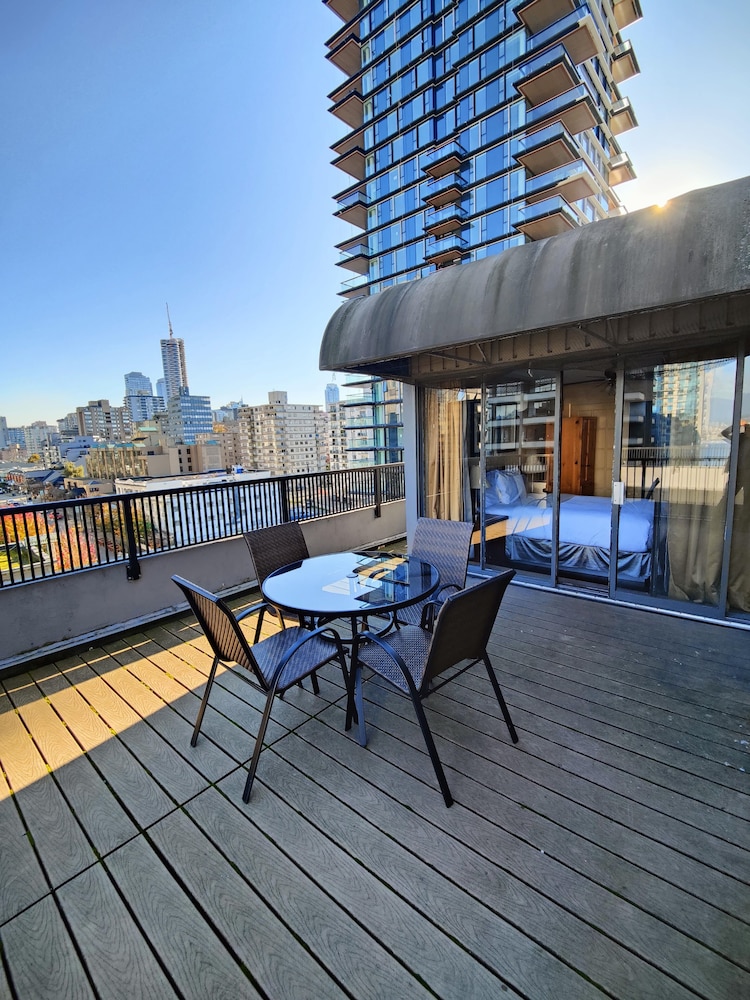 Divya Sutra Suites on Robson Downtown Vancouver 20/42