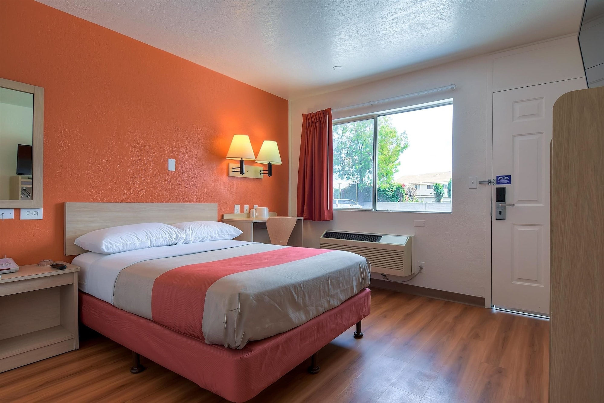 1 Full Bed - ADA/RI Shower/Premium/Micfridge