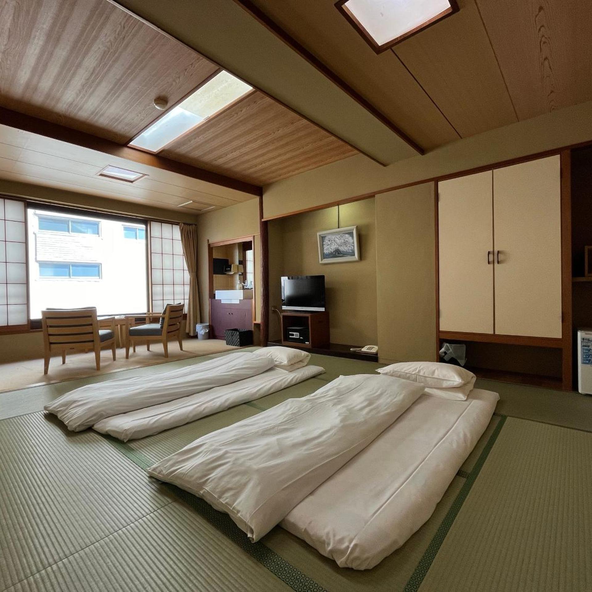 Japanese, No Bathroom, Smoking