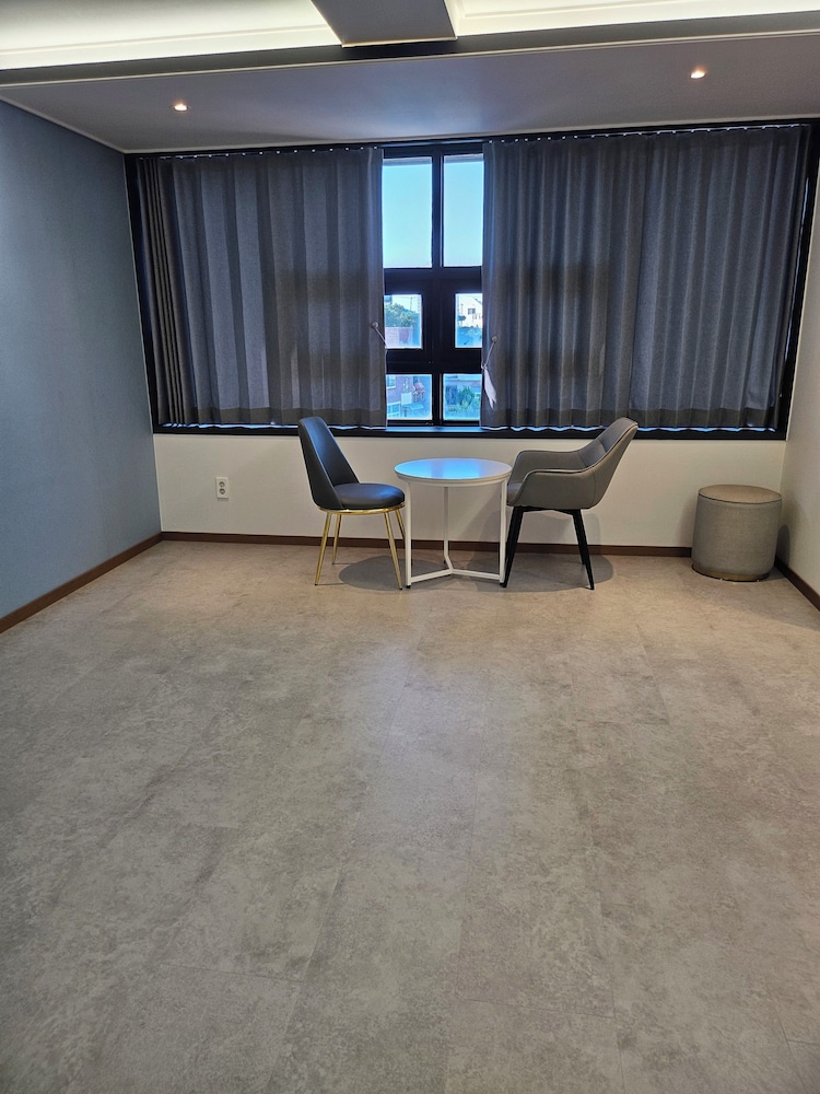 Mokpo White Windmill Guesthouse 24/43