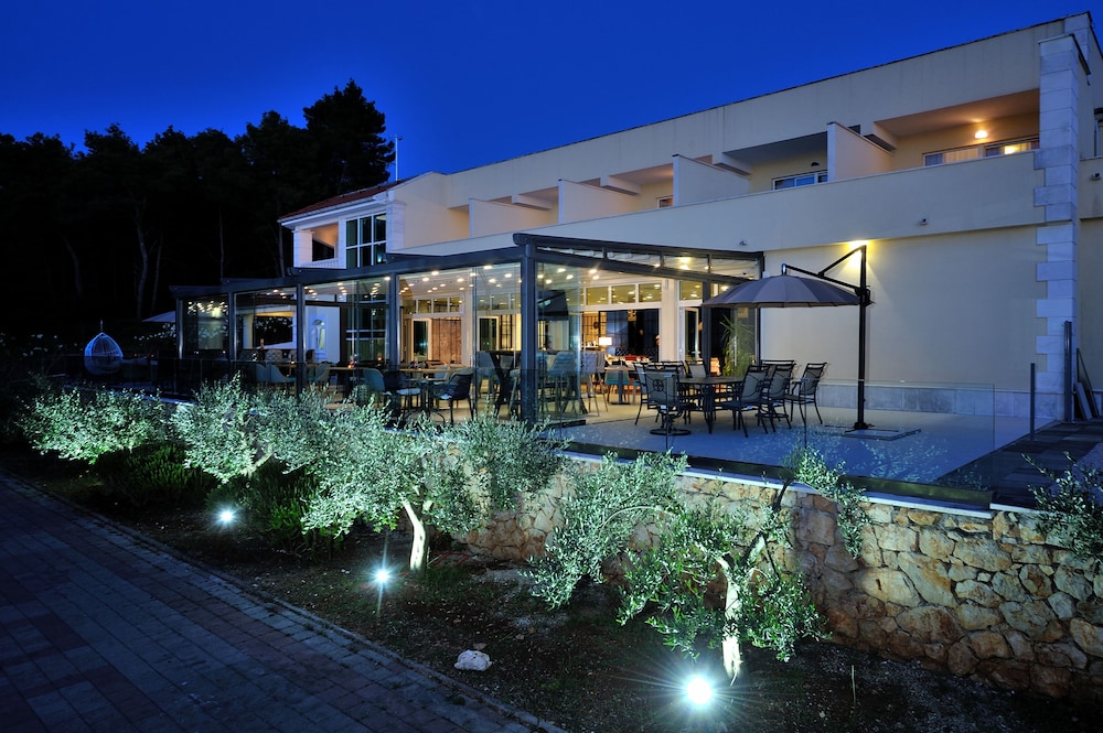 Hotel Antica 7/50