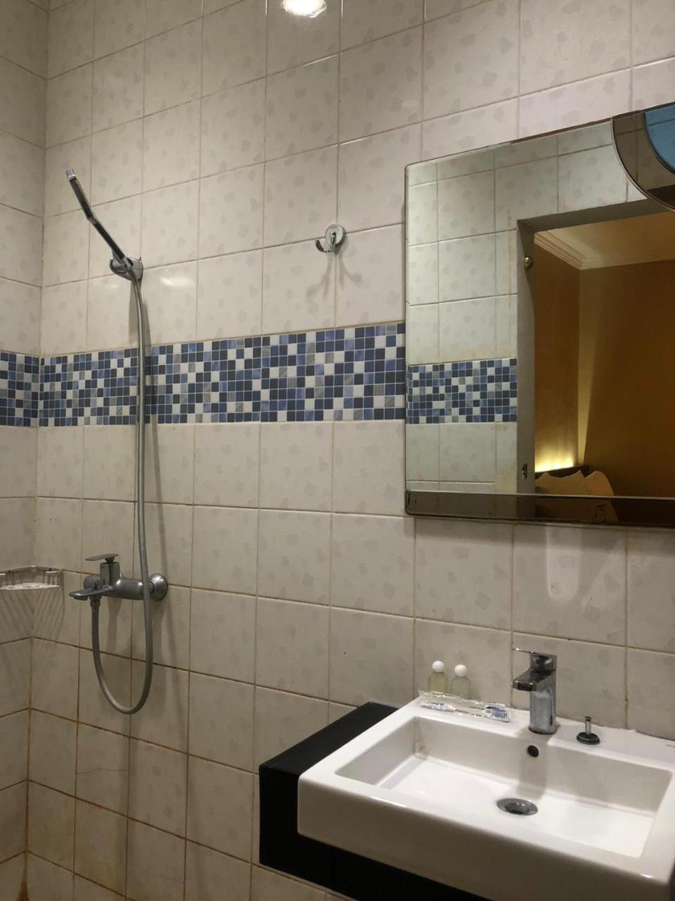 Hotel Aruni Ancol 48/50