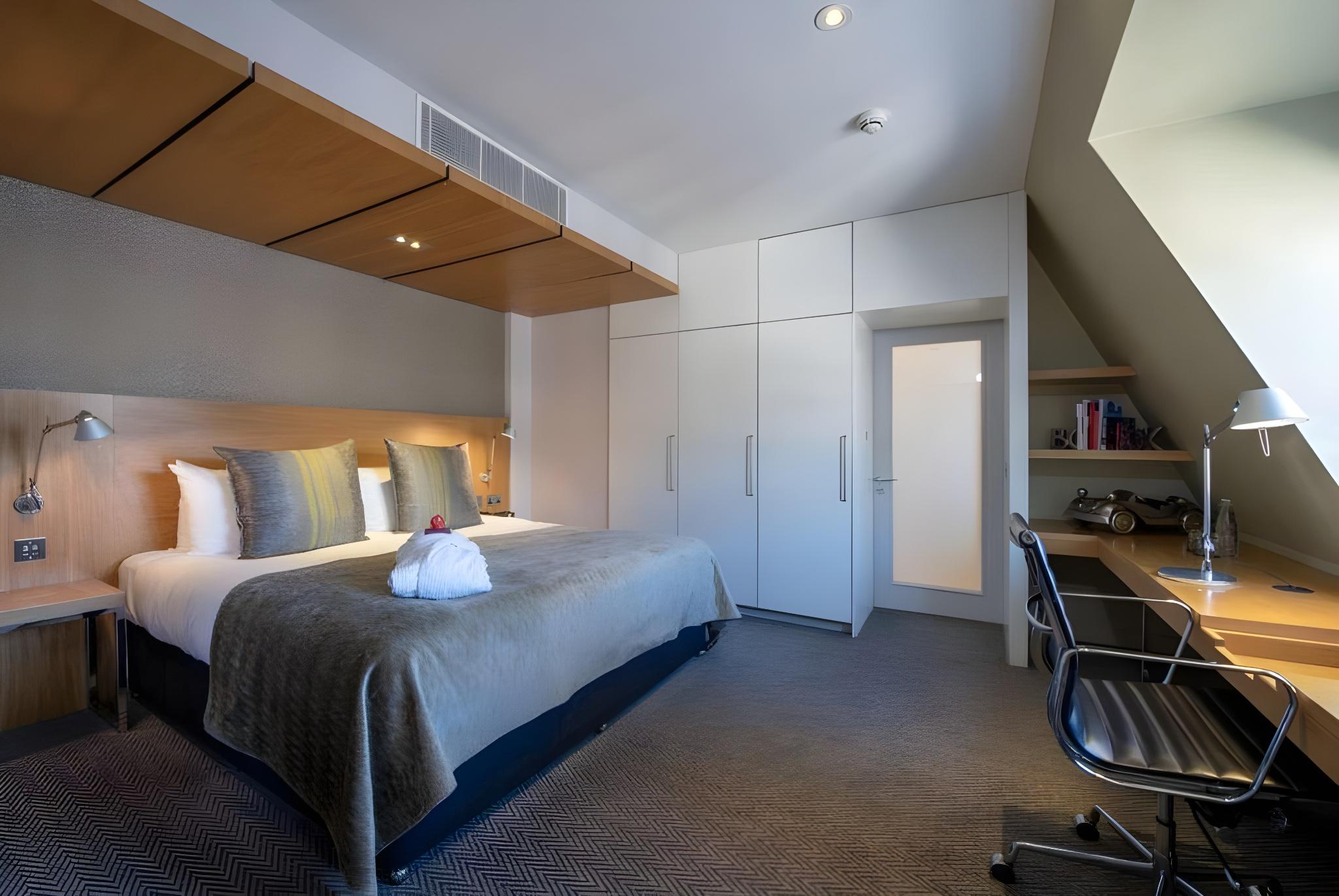 Master, Suite