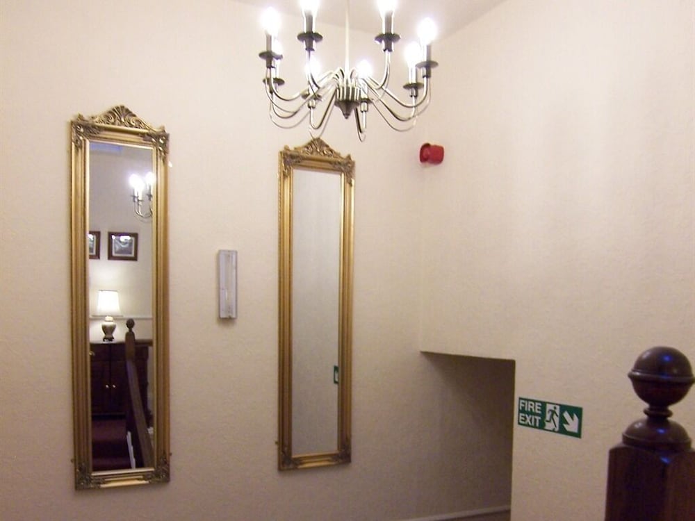 Powys Lodge - Guest House 9/19