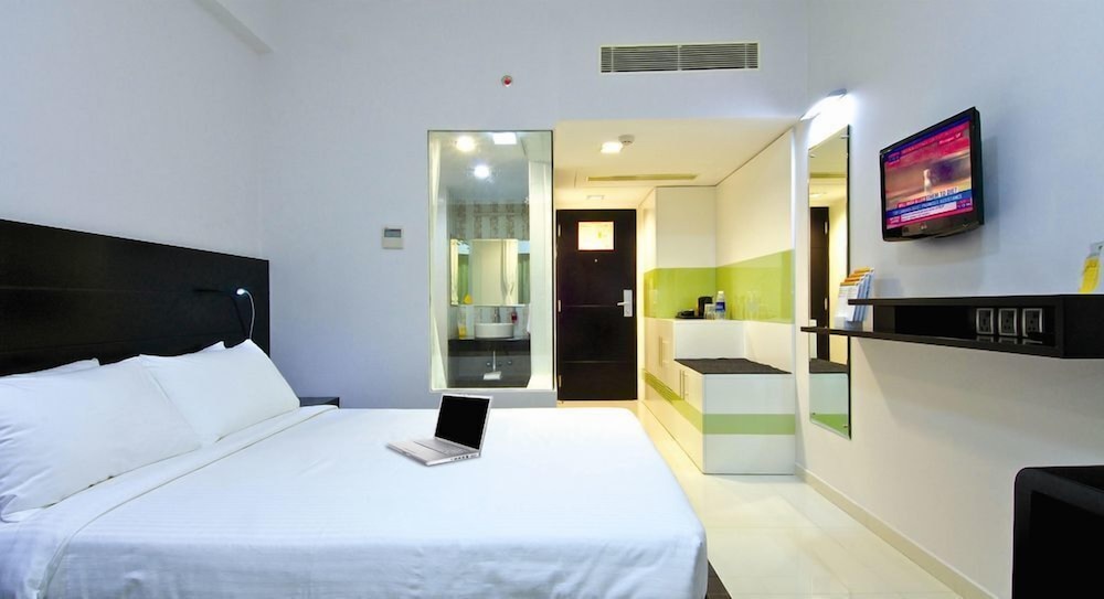 Keys Hotel 12/41
