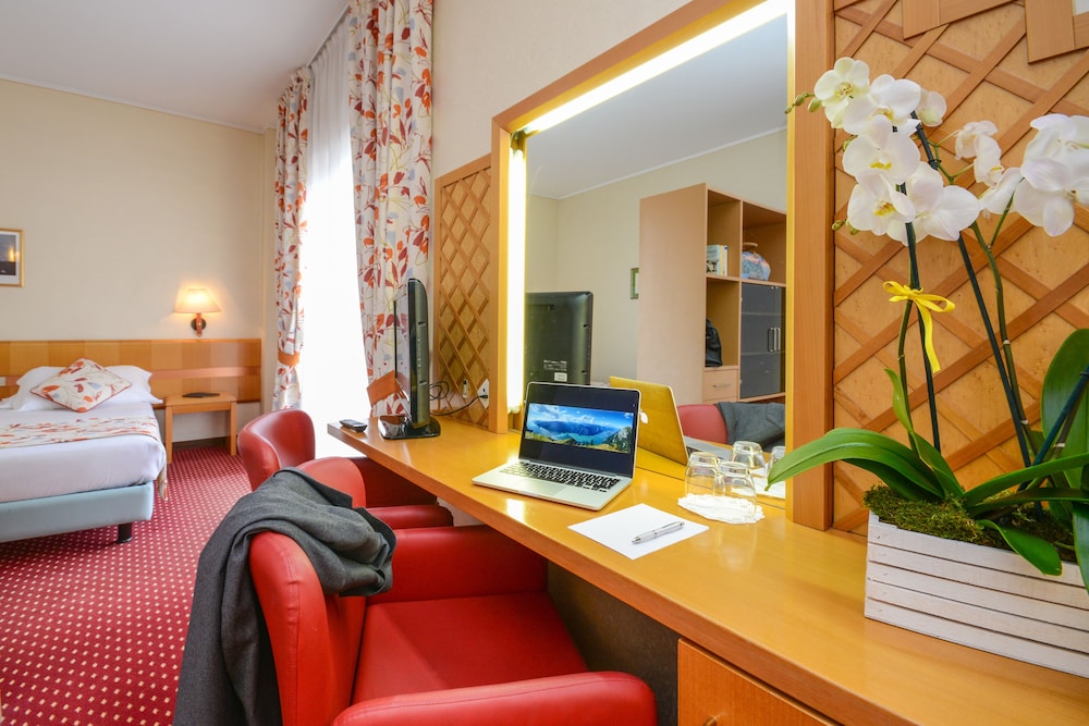 HOTEL OLIVETO 52/73