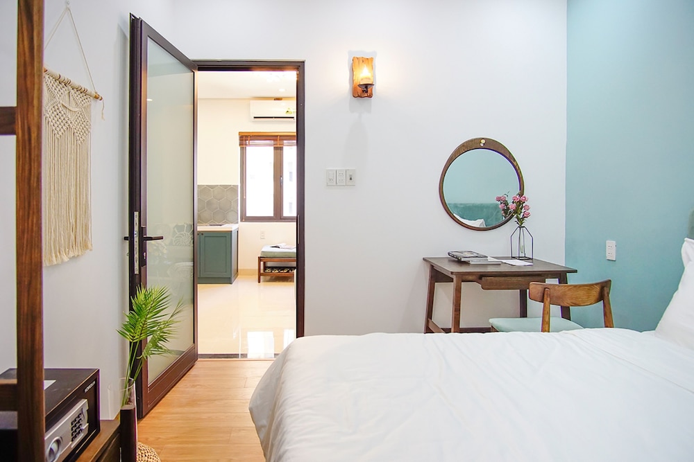 1 BEDROOM, TOWER, DELUXE, APARTMENT, POOL ACCESS