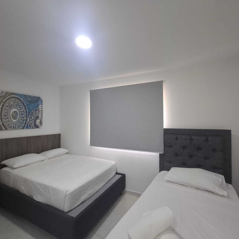 ROOM, QUADRUPLE, CITY VIEW