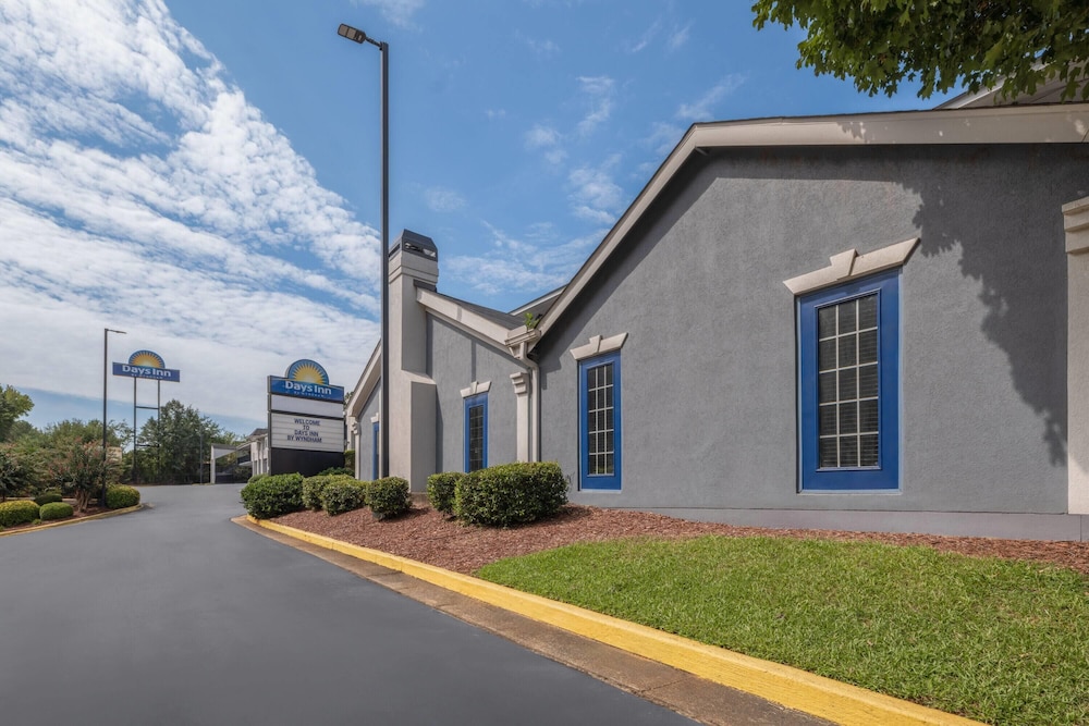 Days Inn By Wyndham College Park Airport Best Road 49/55