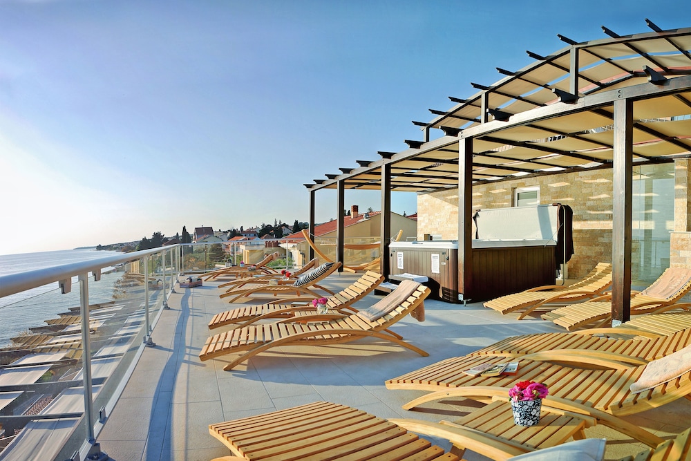 HOTEL DELFIN 62/69