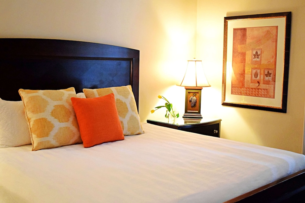 JH Adams Inn, Trademark Collection by Wyndham 33/78