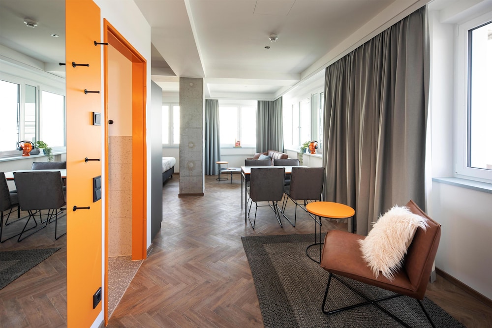 LOGINN Hotel Offenbach 36/54