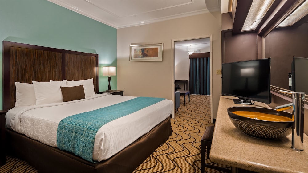 Best Western Plus Irvine Spectrum Hotel 11/33