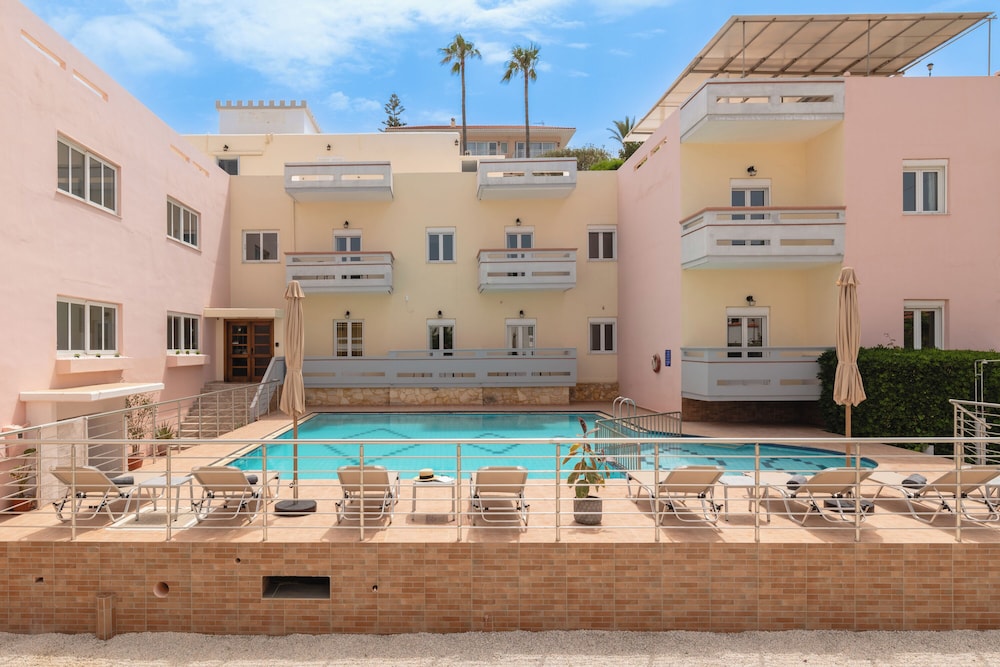 Thelesi Apartments 47/50