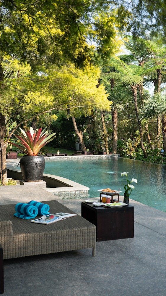 Amaryllis Boutique Resort 32/34