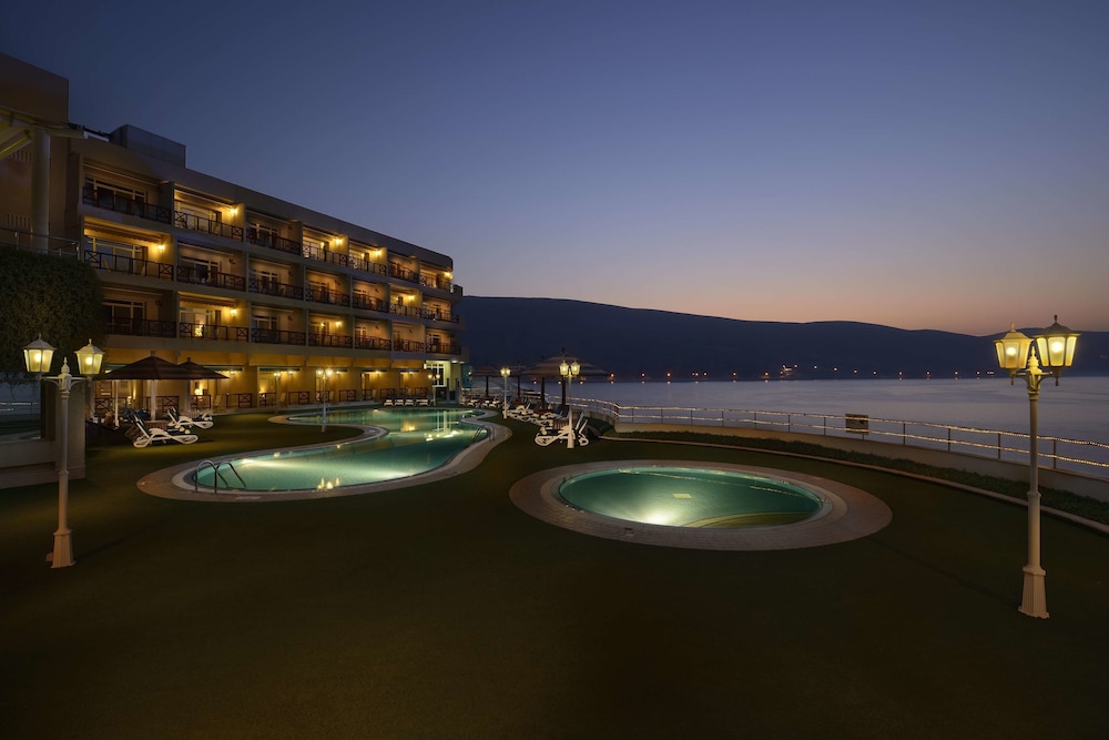 Azimut Hotel Khasab 1/42