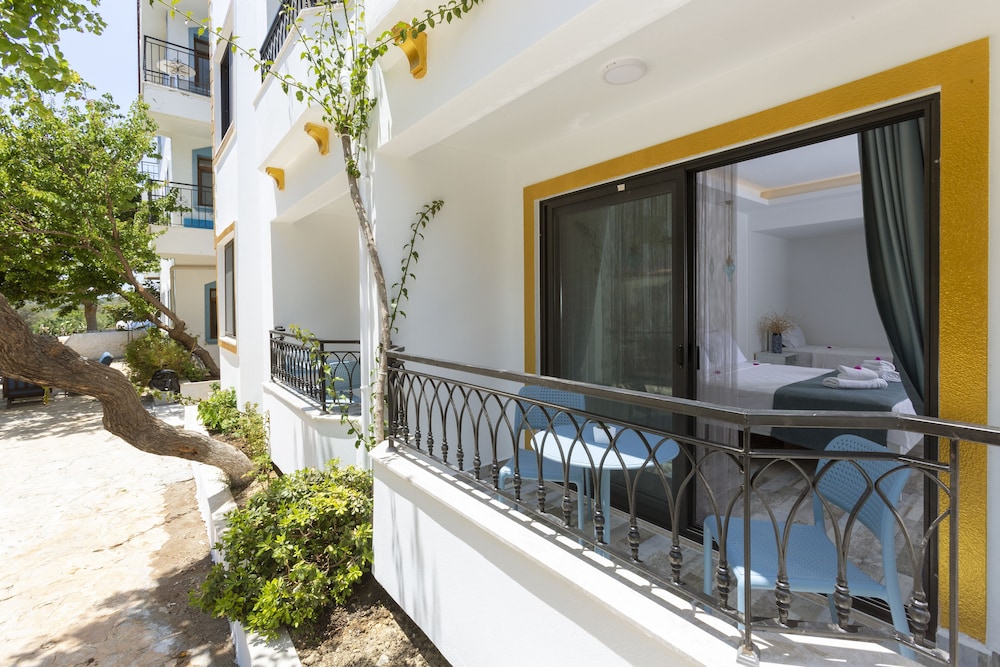 Payam Hotel 2/50